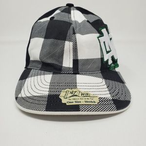 NEW North Dakota Fighting Sioux Unisex‎ Hat One Size Stretch Black Plaid